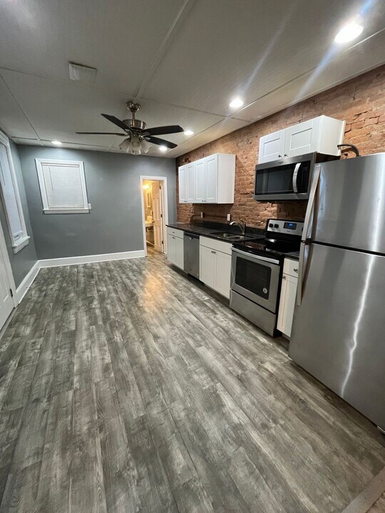 211 E Frederick St in Lancaster, PA - Building Photo