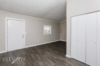 357 Broadmoor Dr photo'