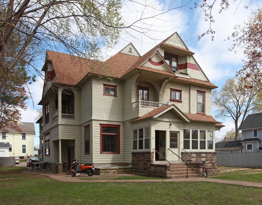 414 Broadway St in Eau Claire, WI - Building Photo