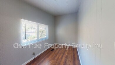 2219 23rd Ave in Oakland, CA - Building Photo - Building Photo