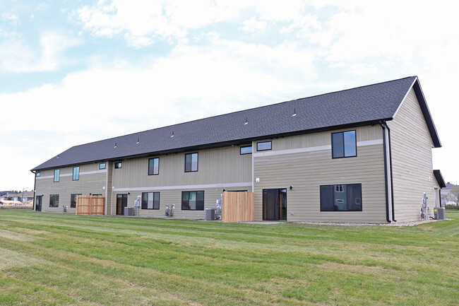 2226 Lucerne Ave in Brookings, SD - Foto de edificio - Building Photo