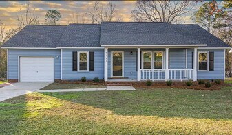 6293 Lakehaven Dr in Fayetteville, NC - Building Photo