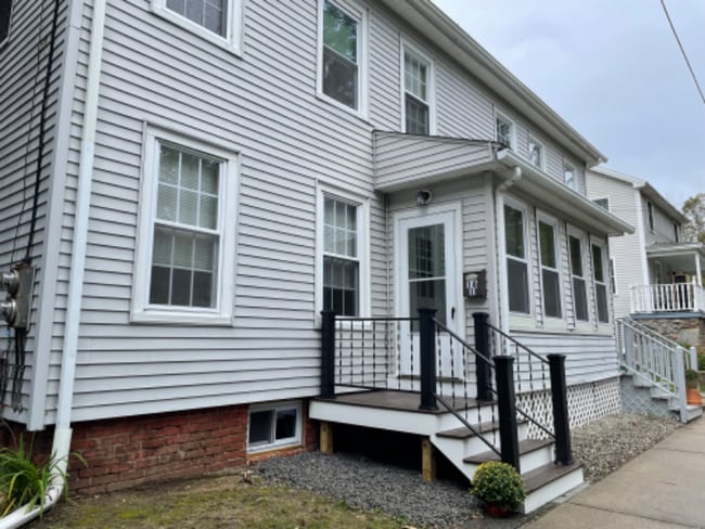 16 Gold St
