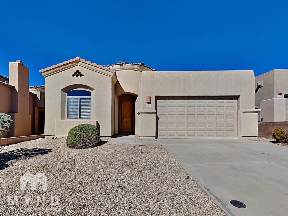 10477 S Cutting Horse Dr in Vail, AZ - Building Photo