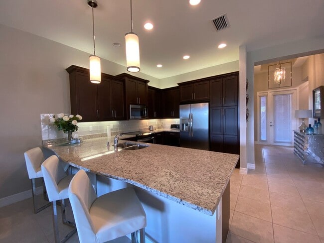 13548 Coronado Dr in Naples, FL - Building Photo - Building Photo