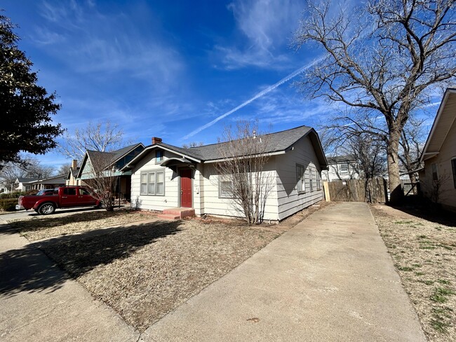 2122 16th St in Lubbock, TX - Building Photo - Building Photo