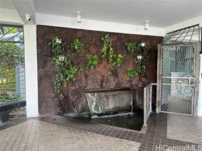 1030 Aoloa Pl in Kailua, HI - Building Photo - Building Photo