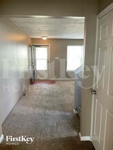 369 Behlmann Meadows Way in Florissant, MO - Building Photo - Building Photo