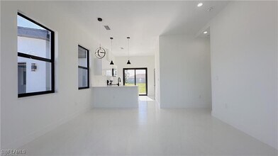 714 Chambers St E in Lehigh Acres, FL - Building Photo - Building Photo