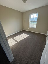 2038 Jonathan Dr in Baneberry, TN - Building Photo - Building Photo