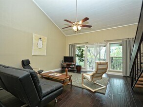 1818 S Lakeshore Blvd in Austin, TX - Building Photo - Building Photo