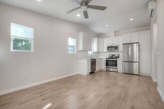 1326 Berryman Canyon in Encinitas, CA - Building Photo - Building Photo