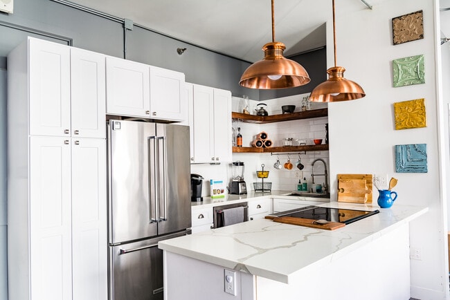 property at 215 W 7th St