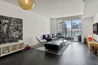 951 Brickell Ave, Unit 3700 in Miami, FL - Building Photo - Building Photo