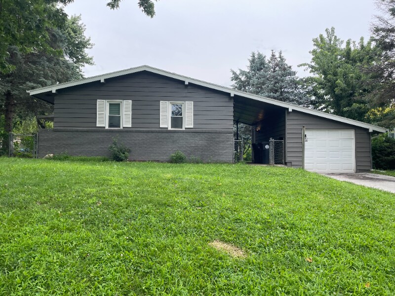 9462 Spencer St in Omaha, NE - Foto de edificio