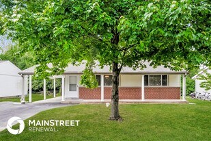 11114 Mars Ln in Maryland Heights, MO - Building Photo