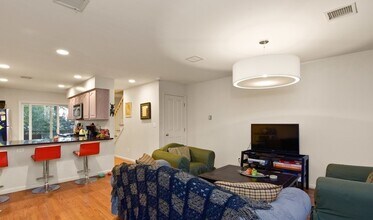 216 Parker Hill Ave, Unit B in Boston, MA - Building Photo - Building Photo