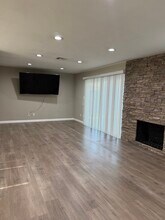 15241 Dorian St in Los Angeles, CA - Building Photo - Building Photo