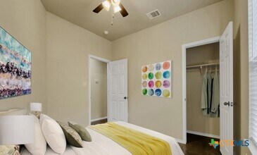 1523 Lucille St in Seguin, TX - Building Photo - Building Photo