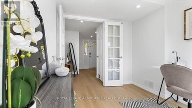 27 Janlyn Crescent in Belleville, ON - Building Photo - Building Photo