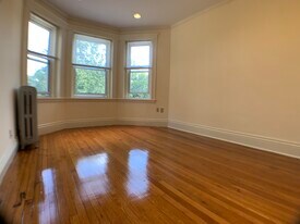 100 Queensberry St in Boston, MA - Building Photo