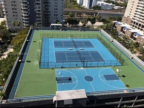 800 N Miami Ave, Unit 102 in Miami, FL - Foto de edificio - Building Photo