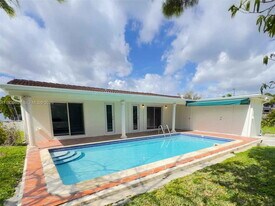 3225 SW 94th Ave in Miami, FL - Building Photo