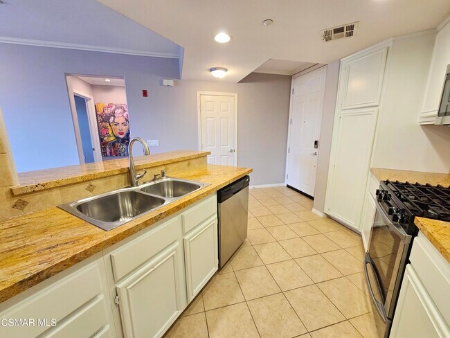 259 Riverdale Ct in Camarillo, CA - Foto de edificio - Building Photo