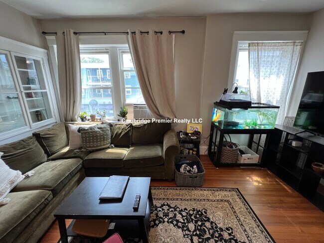 281 Highland Ave in Somerville, MA - Building Photo - Building Photo
