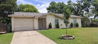 3938 University Dr in Garland, TX - Building Photo