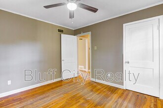 1071 Robin Hood Ln in Memphis, TN - Building Photo - Building Photo