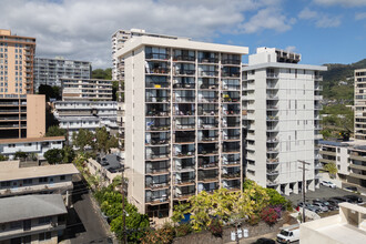 Makikilani Plaza in Honolulu, HI - Building Photo - Primary Photo