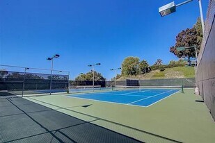 5700 Baltimore Dr in La Mesa, CA - Building Photo