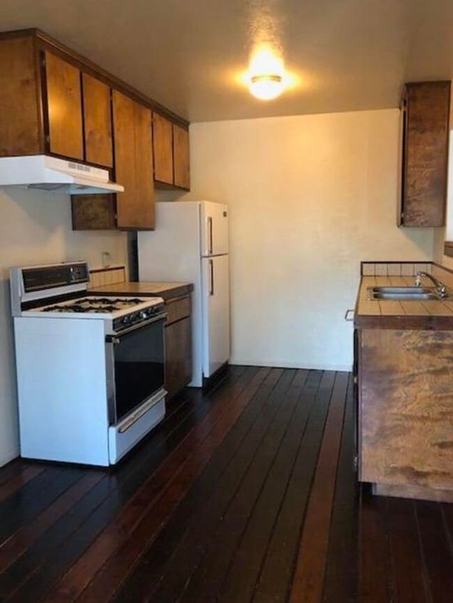 property at 5036 Bluebird Ln