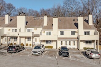 Park Brook in Danbury, CT - Foto de edificio - Building Photo