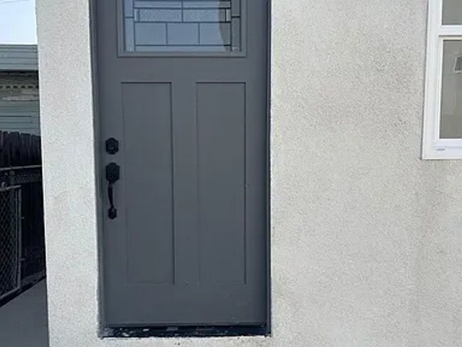 2426 1/2 Houston St in Los Angeles, CA - Building Photo - Building Photo