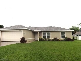 1401 SW 6th Ave in Cape Coral, FL - Building Photo