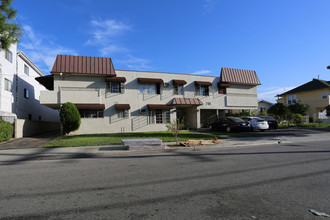 731 E Windsor Rd in Glendale, CA - Building Photo - Building Photo