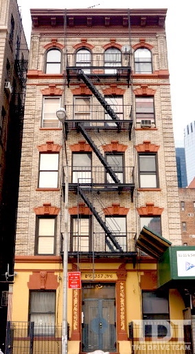 Prime 21 unit building with potential FAR in New York, NY - Foto de edificio - Building Photo