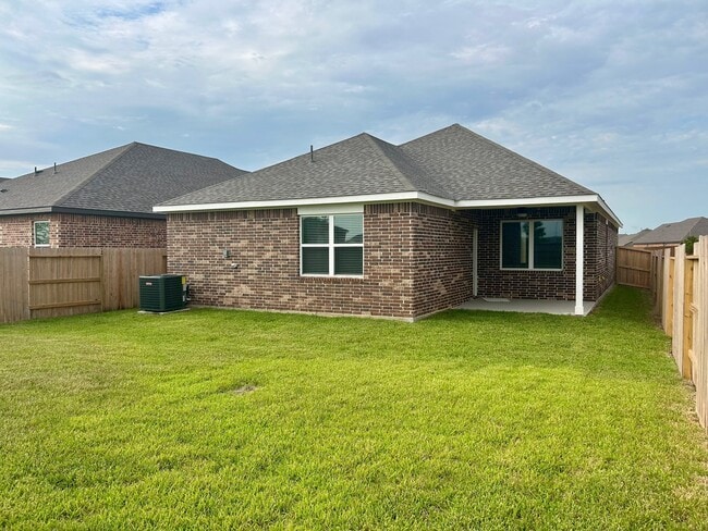 1027 Rosewood Trl in Beasley, TX - Building Photo - Building Photo