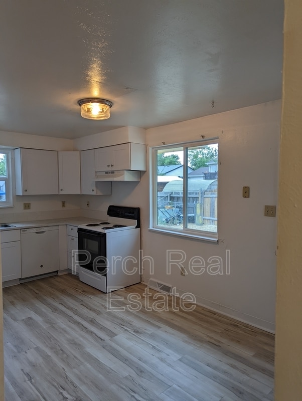16516 E 13th Ave in Aurora, CO - Building Photo - Building Photo