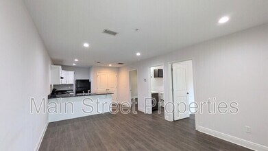 313 N Navy Blvd in Pensacola, FL - Building Photo - Building Photo