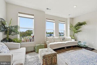 20354 Newfoundland Sq in Ashburn, VA - Building Photo - Building Photo