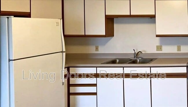 property at 605 S Washington St