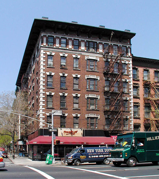 239 E 5th St in New York, NY - Foto de edificio - Building Photo