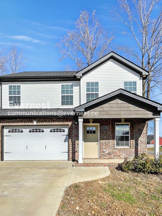 1101 Cardinal Crk Dr in Clarksville, TN - Building Photo