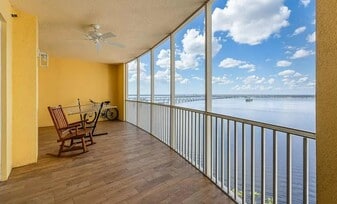 2743 1st St, Unit 1604 in Ft. Myers, FL - Building Photo