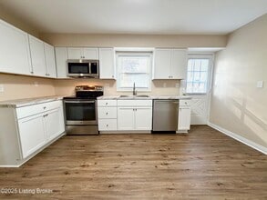 5100 Miles Ln in Louisville, KY - Building Photo - Building Photo