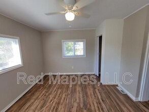 5704 St Louis Ave in St. Louis, MO - Building Photo - Building Photo