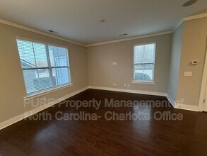 2731 Tranquil Oak Pl in Charlotte, NC - Building Photo - Building Photo
